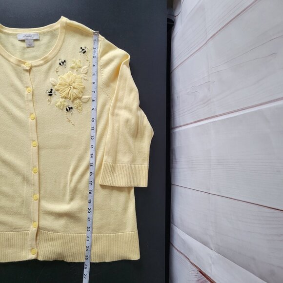 CJ Banks 100% Cotton Button Front Granny Cardigan Sweater, Floral Beaded Bee EUC - Picture 8 of 8